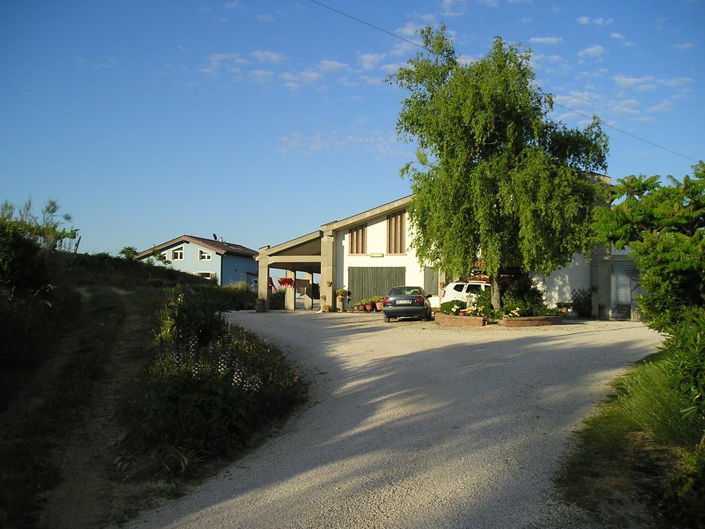 Agriturismo Le Essenze - Terrazza Sulla Romagna Чезена Екстериор снимка