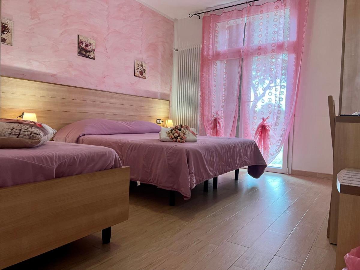 Agriturismo Le Essenze - Terrazza Sulla Romagna Чезена Екстериор снимка