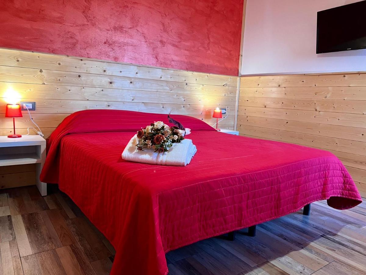 Agriturismo Le Essenze - Terrazza Sulla Romagna Чезена Екстериор снимка